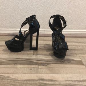 Jessica Simpson size 6